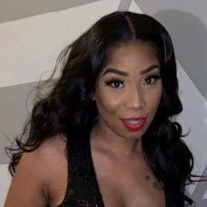 Meet your Posher, Latoya